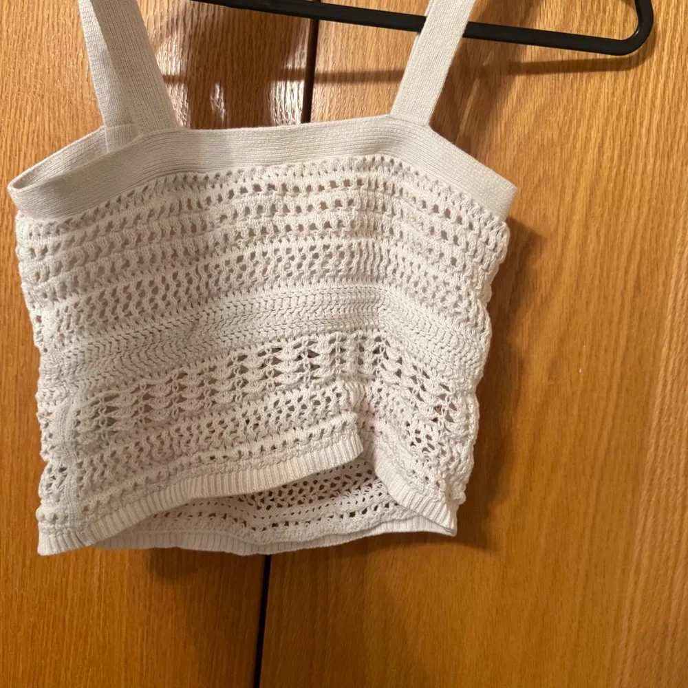 Abercrombie & Fitch crocheted women’s crop top - Picture 7 of 8